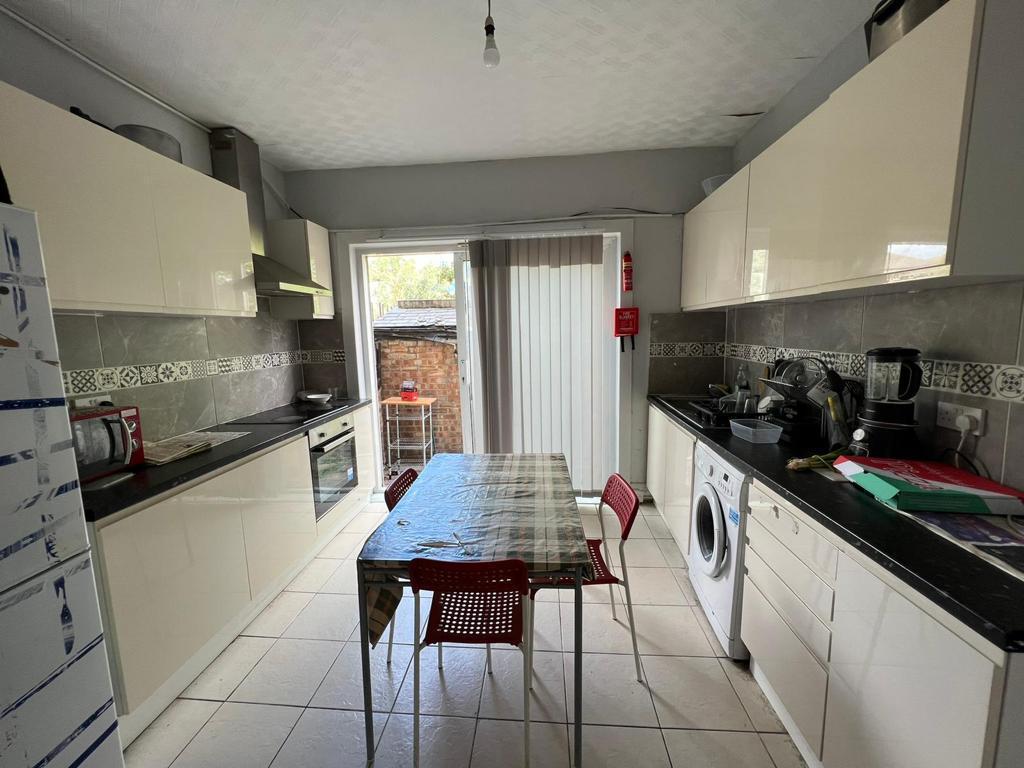 Spacious Room in North London